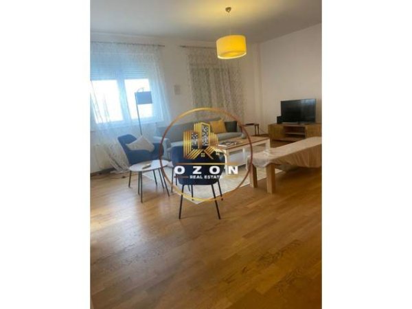 Tirane, jepet me qera apartament 3+1+A+BLK Kati 3, 180 m² 1.400 Euro (SAUK)