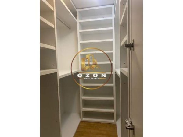 Tirane, jepet me qera apartament 3+1+A+BLK Kati 3, 180 m² 1.400 Euro (SAUK)
