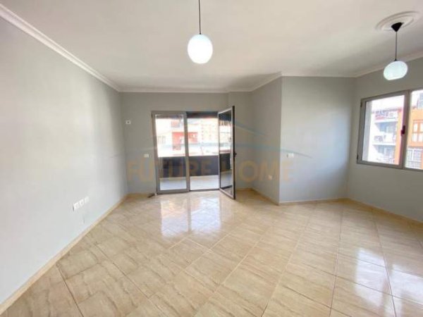 Tirane, shitet apartament Kati 5, 114 m² 103.000 Euro (Unaza e Re)