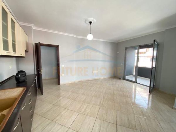 Tirane, shitet apartament 2+1 Kati 5, 114 m² 103.000 Euro (UNAZA E RE)