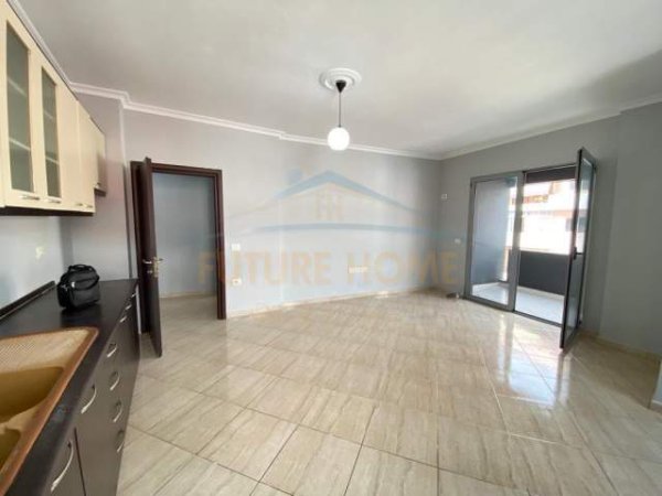 Tirane, shitet apartament Kati 5, 114 m² 103.000 Euro (Unaza e Re)