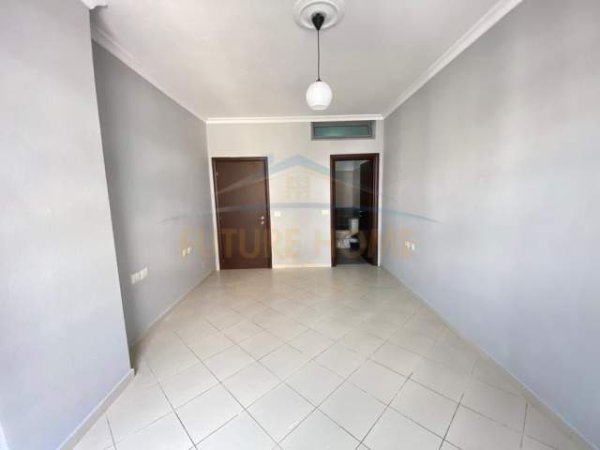 Tirane, shitet apartament Kati 5, 114 m² 103.000 Euro (Unaza e Re)