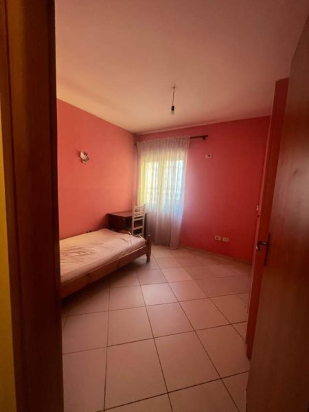 Tirane, jepet me qera apartament 2+1+BLK Kati 3, 100 m² 30.000 Leke (pallatet e Verdha kthesa e Kamzes)