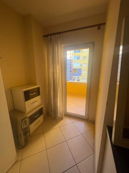 Tirane, jepet me qera apartament 2+1+BLK Kati 3, 100 m² 30.000 Leke (pallatet e Verdha kthesa e Kamzes)