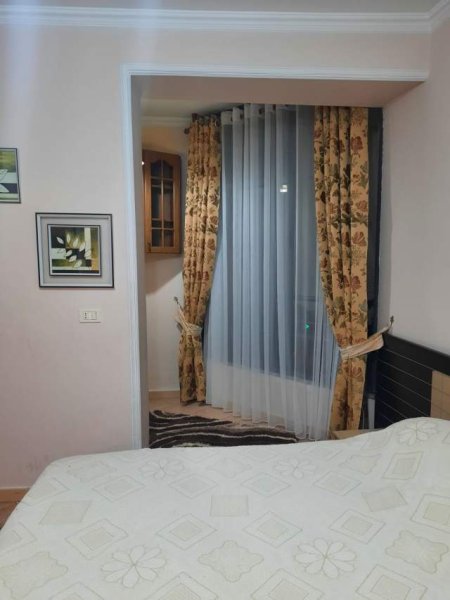 Tirane, jap me qera apartament 2+1 Kati 7, 90 m² 450 Euro (rruga petro nini luarasi)