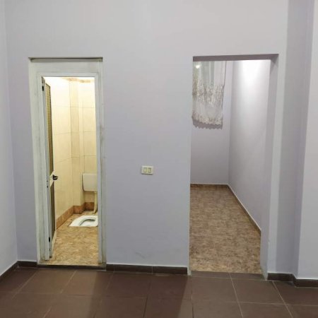 Tirane, jepet me qera garazh Kati 1, 80 m², 27.000 Leke (Rruga Kokonozve, Kodra e Priftit)