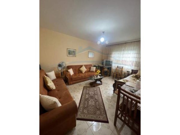 Tirane, shitet apartament 1+1+A Kati 3, 54 m² 50.000 Euro (5 MAJ)