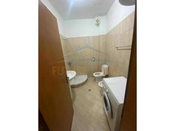 Tirane, jepet me qera apartament 1+1+BLK Kati 4, 63 m² 300 Euro (Yzberisht)