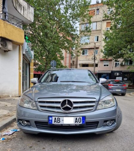 Tirane, shitet makine Mercedes-Benz C180 Compressor Viti 2008, 7.400 Euro