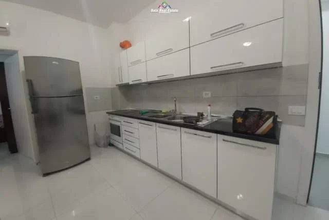 Tirane, jepet me qera apartament 2+1 Kati 4, 80 m² 400 Euro (ali)