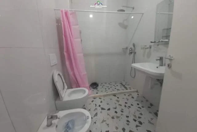 Tirane, jepet me qera apartament 2+1 Kati 4, 80 m² 400 Euro (ali)
