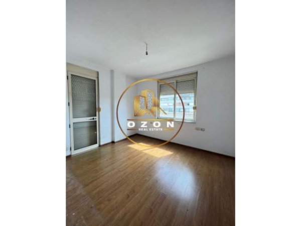 Tirane, jepet me qera apartament 2+1+BLK Kati 7, 35.000 (Vila L)
