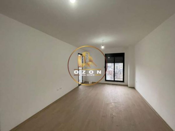 Tirane, jepet me qera apartament 1+1+BLK Kati 5, 68 m² 29.000 Leke (Vila L)