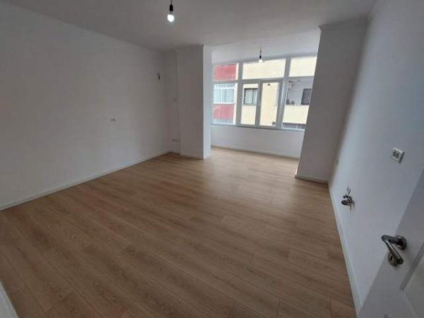 Tirane, shes apartament 2+1+A+BLK Kati 8, 73 m² 115.000 Euro (Medreseja)