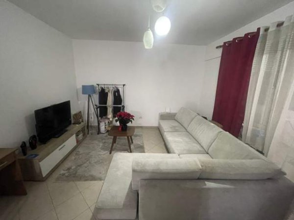 Tirane, jepet me qera apartament 1+1+BLK Kati 4, 75 m² 380 Euro (Perballe Delijorgjit)