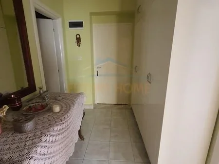 Tirane, jepet me qera apartament 2+1 , 80 m² 700 € 