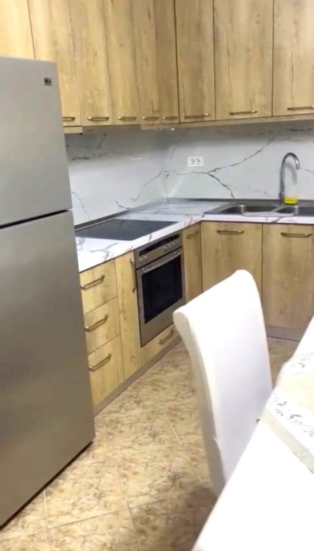 Tirane, jepet me qera apartament 2+1+Ballkon Kati 4, 100 m² 660 € (Rruga e Dibres/Rr.Njazi Meka)