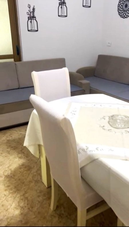 Tirane, jepet me qera apartament 2+1+Ballkon Kati 4, 100 m² 660 € (Rruga e Dibres/Rr.Njazi Meka)