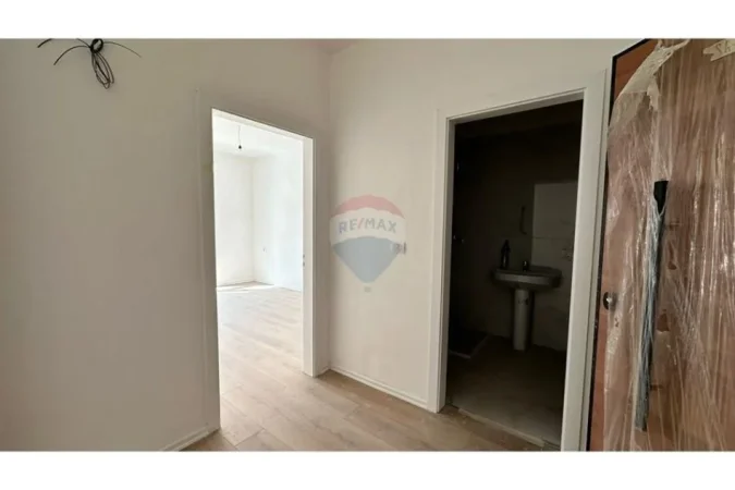 Tirane, jepet me qera apartament 1+1+Ballkon , 60 m² 500 € (Zogu i Zi)