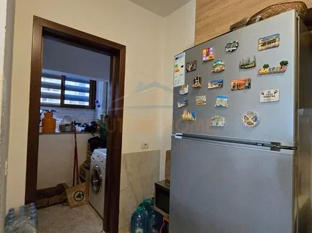 Tirane, shitet apartament 2+1+Ballkon Kati 2, 85 m² 156.500 € (Fusha e Aviacionit)