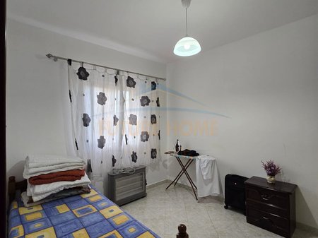 Tirane, shitet apartament 2+1+Ballkon Kati 2, 85 m² 156.500 € (Fusha e Aviacionit)