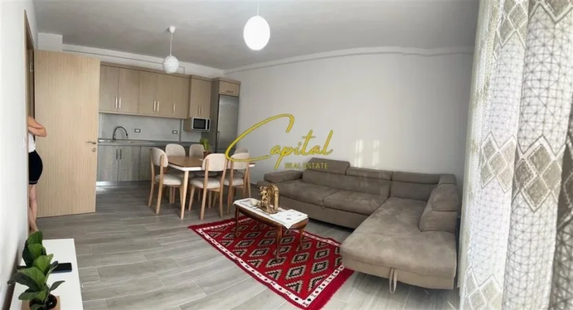 Tirane, jepet me qera Apartament 3+1 Kati 3, 120 m² 800 € ( 5 Maj )