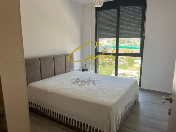 Tirane, jepet me qera Apartament 3+1 Kati 3, 120 m² 800 € ( 5 Maj )
