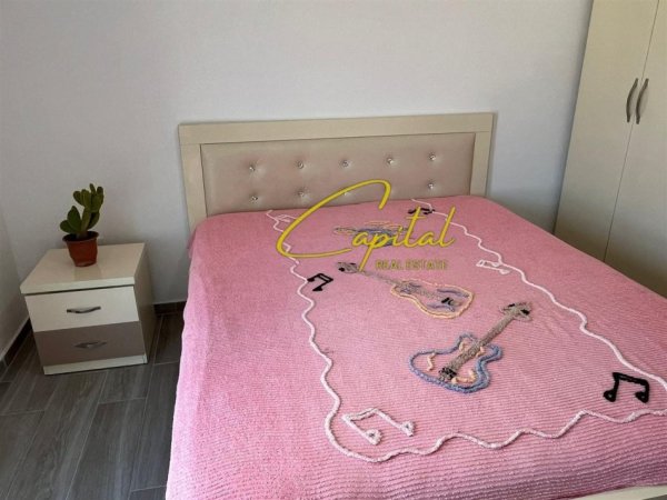 Tirane, jepet me qera Apartament 3+1 Kati 3, 120 m² 800 € ( 5 Maj )