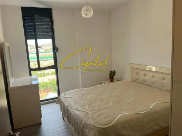 Tirane, jepet me qera Apartament 3+1 Kati 3, 120 m² 800 € ( 5 Maj )