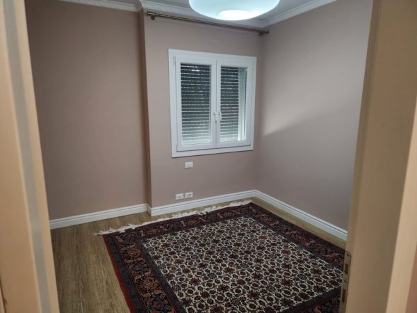 Tirane, jepet me qera Vile 2 Katshe Kati 2, 500 m² 2.000 € (Long Hill Rezidence ne TEG)