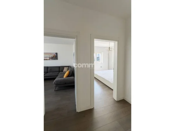 Tirane, jepet me qera apartament 1+1 Kati 7, 650 € 