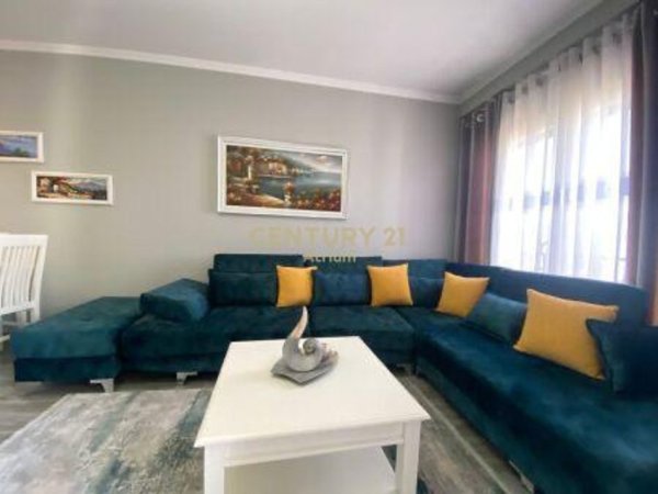 Tirane, jap me qera apartament 1+1 Kati 6, 70 m² 550 € (Ali Demi)