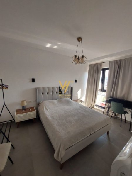 Tirane, jepet me qera apartament 1+1+Ballkon Kati 7, 80 m² 800 € (GARDEN BUILDING)