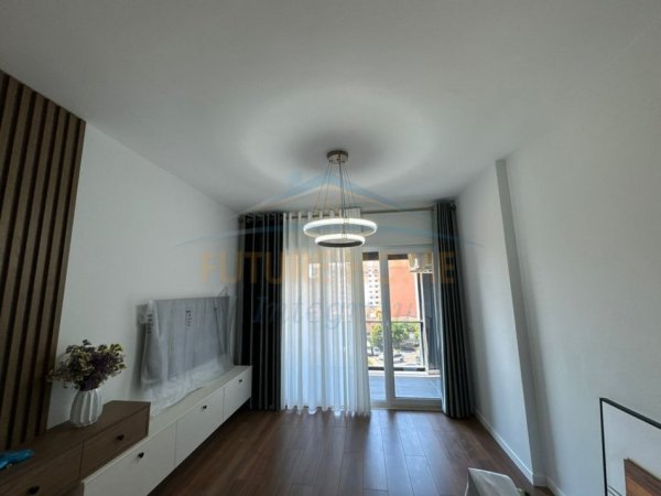 Tirane, jepet me qera apartament 2+1 Kati 3, 91 m² 850 € 