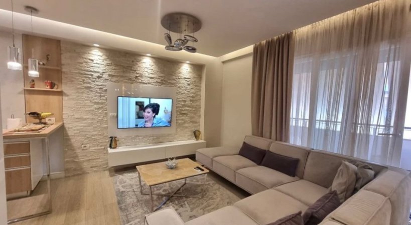Tirane, jepet me qera apartament 2+1+Ballkon Kati 6, 100 m² 900 € (Komuna e Parisit)