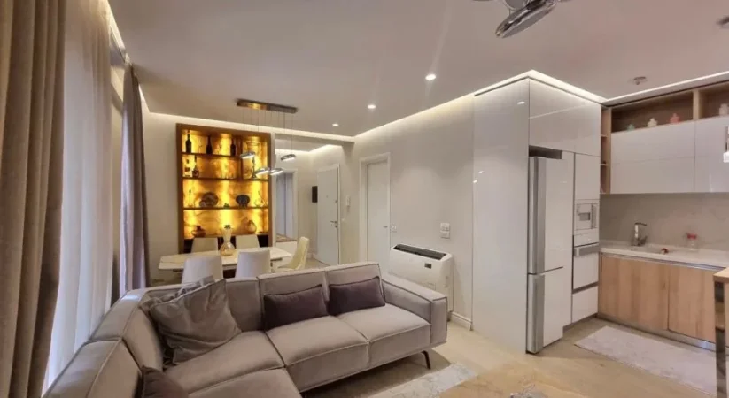 Tirane, jepet me qera apartament 2+1+Ballkon Kati 6, 100 m² 900 € (Komuna e Parisit)