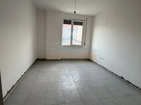 Tirane, shitet apartament 2+1+Ballkon Kati 1, 103 m² 123.000 € (Shkozë, Relux Residence)