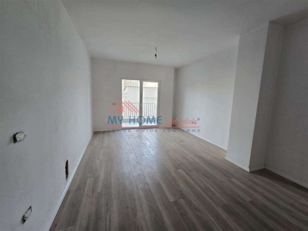 Tirane, shitet apartament 1+1+Ballkon Kati 1, 71 m² 123.000 € (Kompleksi Aura)