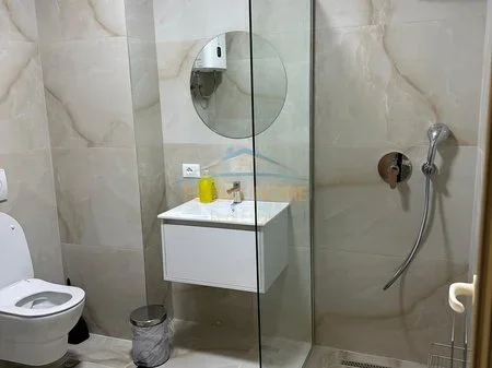 Tirane, jepet me qera apartament 1+1 Kati 3, 65 m² 640 € 