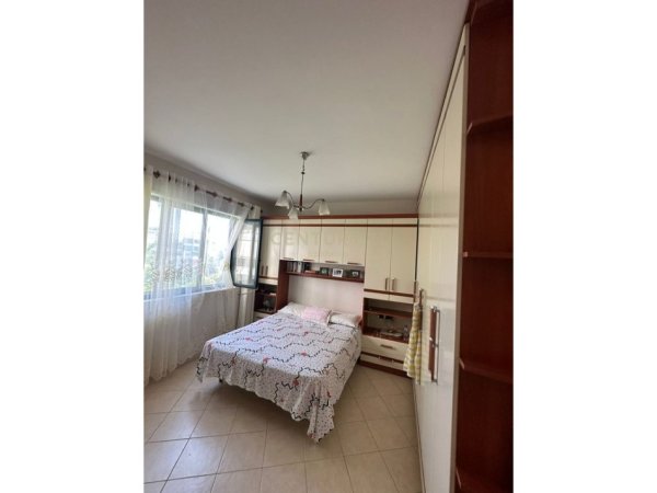 Tirane, jap me qera apartament 1+1 Kati 1, 132 m² 450 € (Fresku)