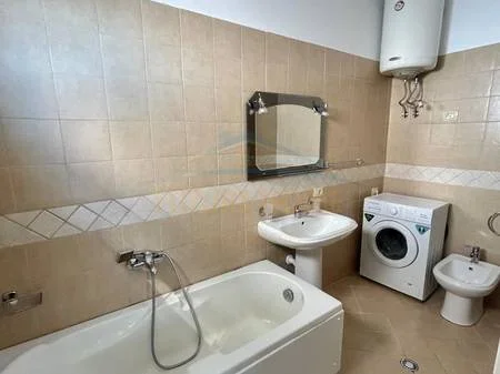 Tirane, jepet me qera apartament 2+1 Kati 6, 94 m² 450 € 