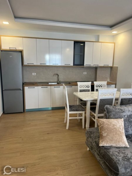 Tirane, jepet me qera apartament 2+1 Kati 4, 90 m² 500 € 