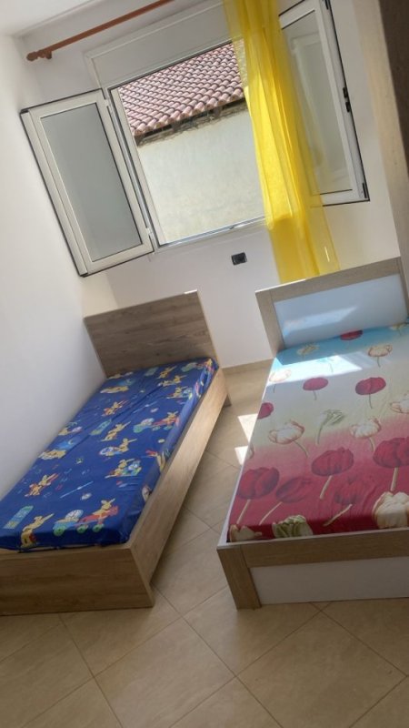 Tirane, jepet me qera apartament 2+1 Kati 3, 75 m² 400 € 