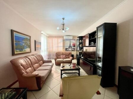 Tirane, shitet apartament 3+1 Kati 8, 140 m² 330.000 € (Komuna e Parisit)