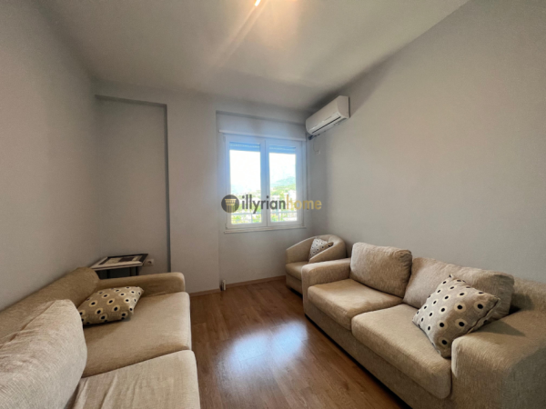 Tirane, jepet me qera apartament 2+1 Kati 3, 118 m² 600 € (Kinostudio, Tiranë)