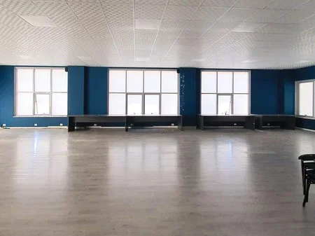 Tirane, jepet me qera ambjent biznesi Kati 2, 240 m² 2.400 € (Rruga Bardhyl)