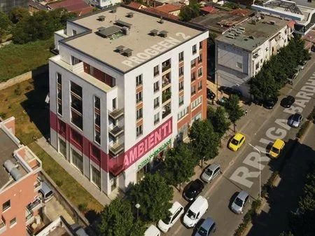 Tirane, jepet me qera ambjent biznesi Kati 2, 240 m² 2.400 € (Rruga Bardhyl)