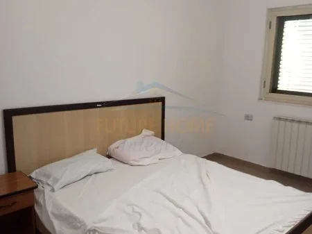 Tirane, jepet me qera apartament 3+1 Kati 1, 126 m² 500 € 