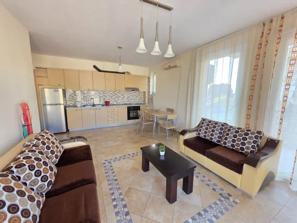 Tirane, jepet me qera apartament , 85 m² 550 € 