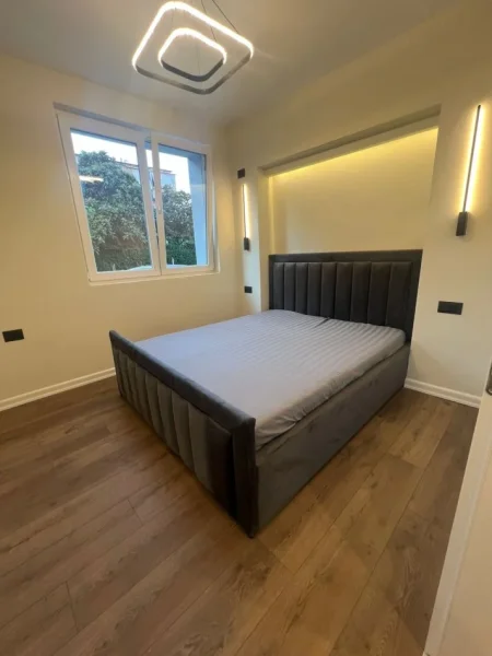 Tirane, shes apartament 1+1 Kati 1, 40 m² 105.000 € (21 dhjetori)